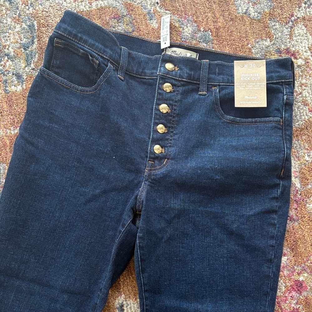 NWT Madewell Mid Rise Kick Out with Gold Buttons